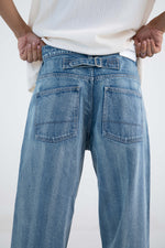 Load image into Gallery viewer, contour band details for loose blue jeans men