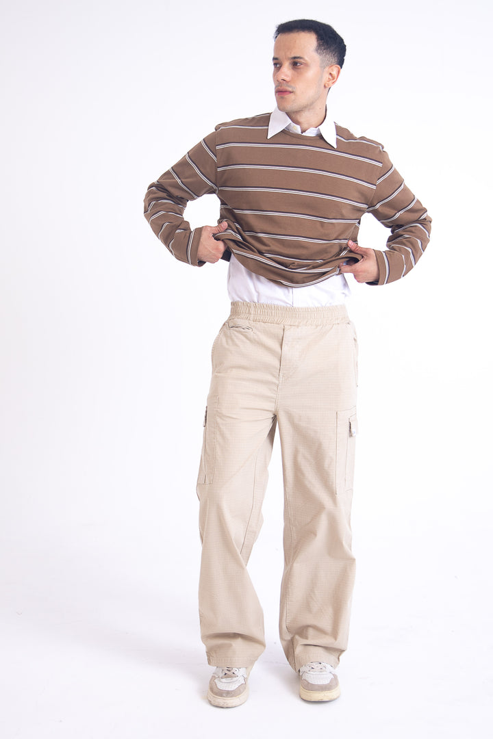 Beige Cargo elasticdetail close-up