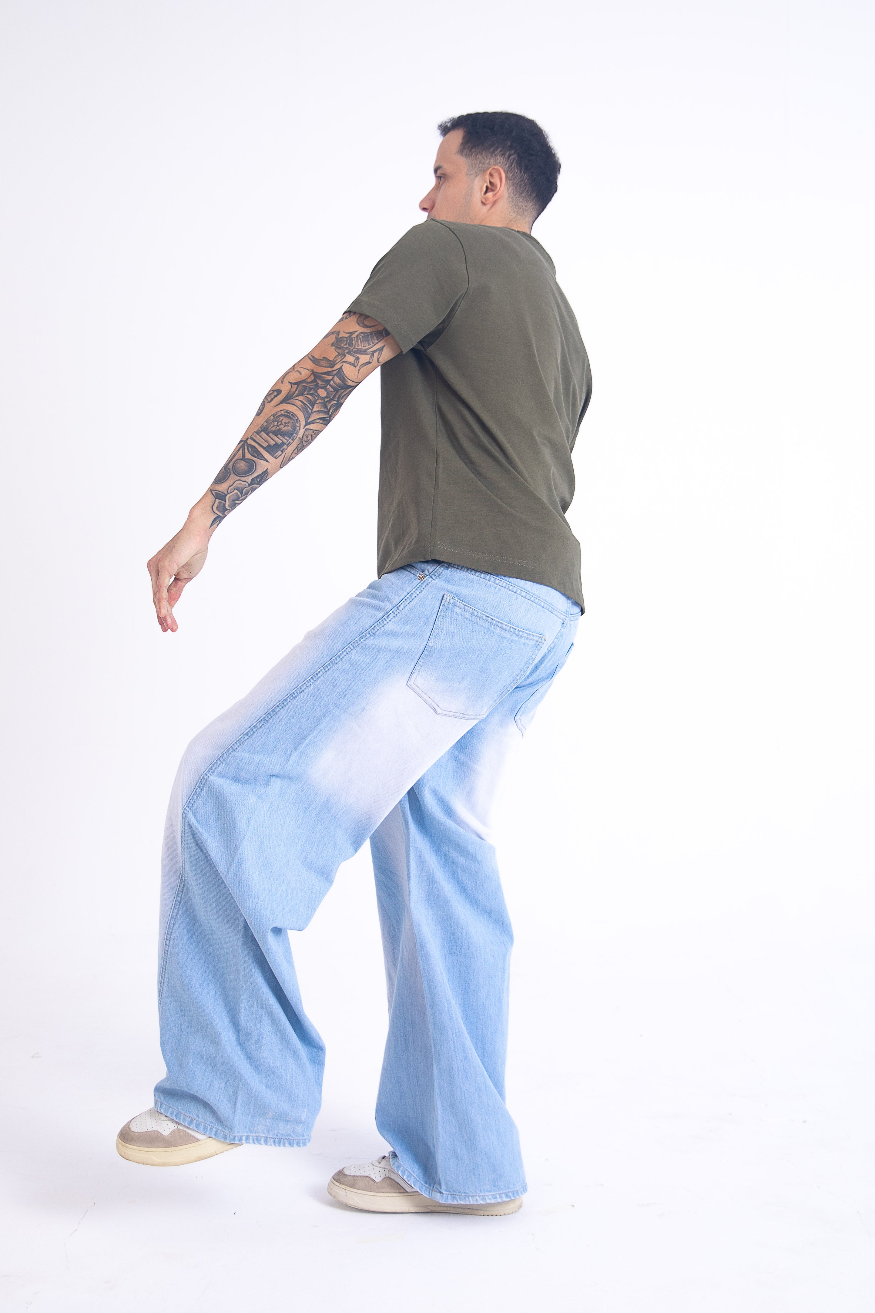 SuperBaggy Jeans: Ice