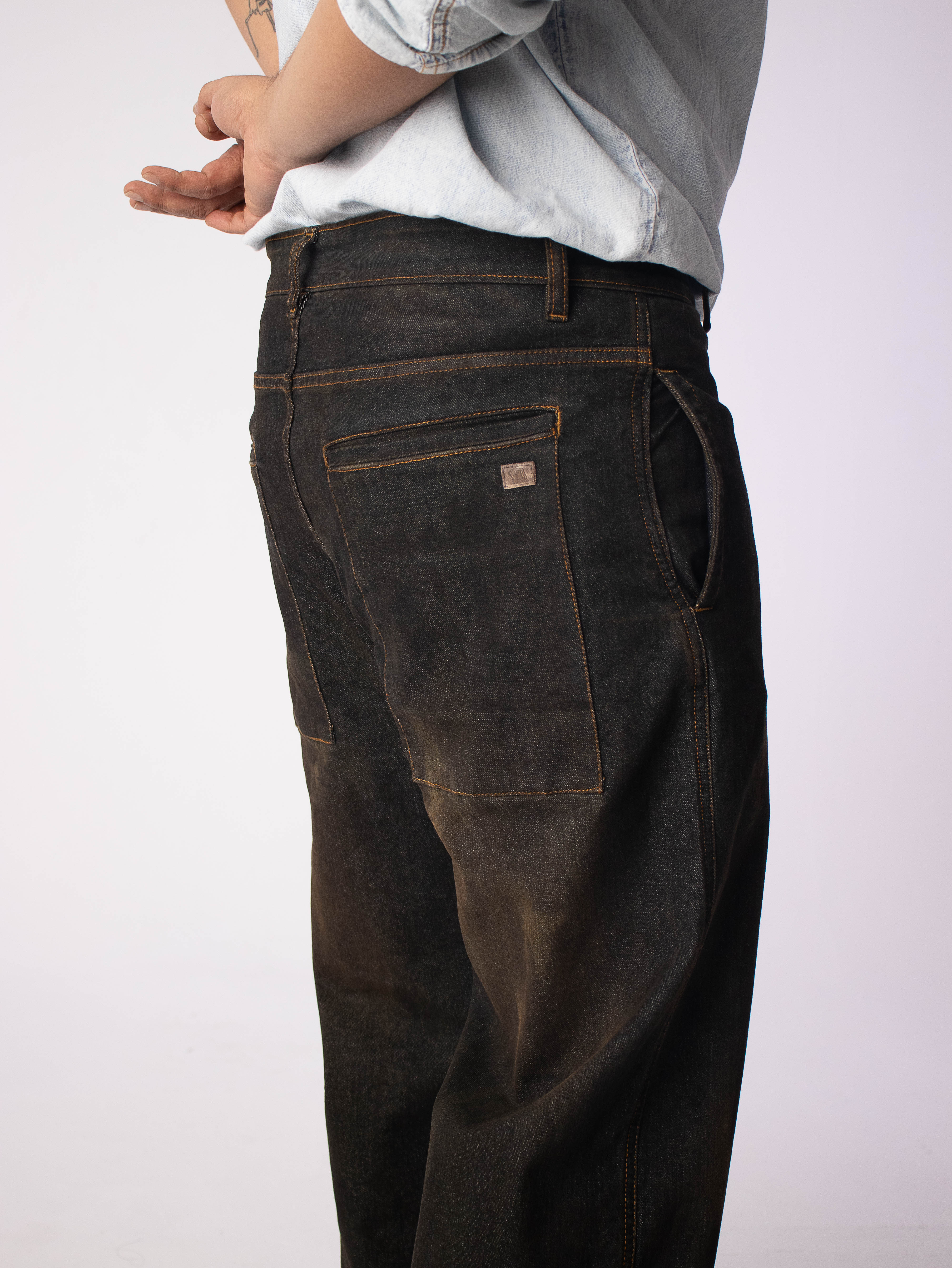 Airoweft Outline Jeans: Brown Paint